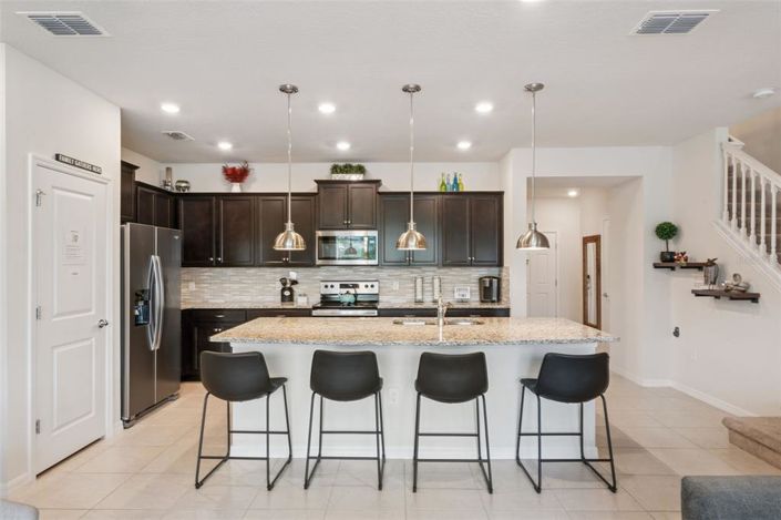 Image No.6-5 Bed Townhouse for sale