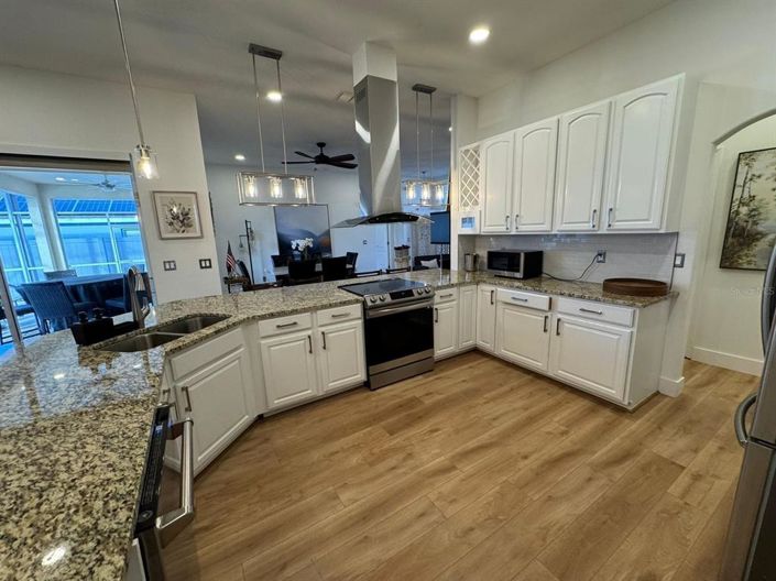 Image No.10-4 Bed Property for sale