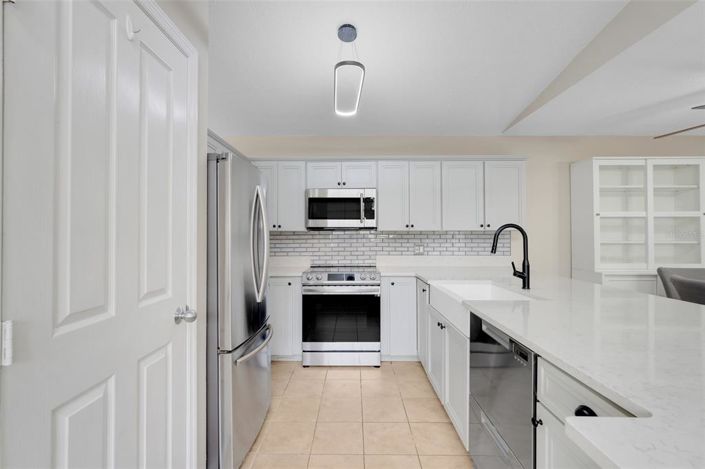 Image No.11-5 Bed Property for sale