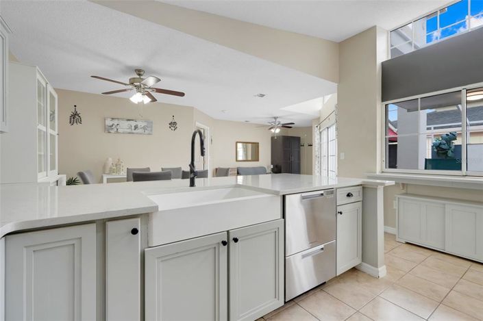 Image No.12-5 Bed Property for sale