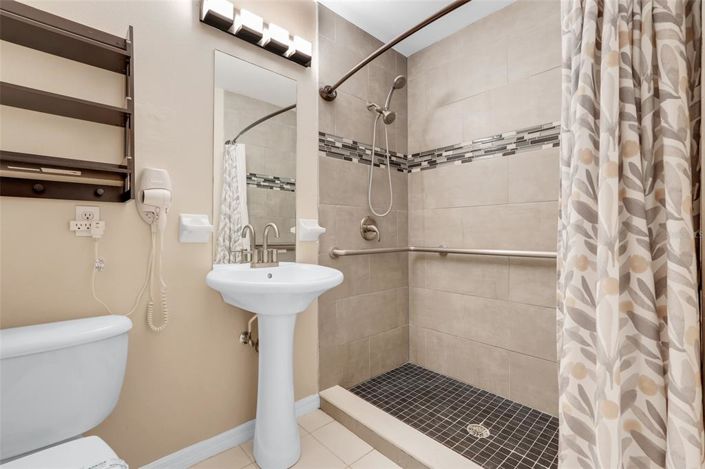 Image No.25-5 Bed Property for sale