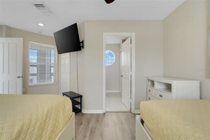 Image No.33-5 Bed Property for sale