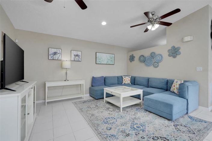 Image No.9-5 Bed Property for sale