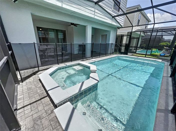 Image No.2-6 Bed Property for sale