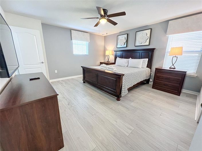 Image No.22-6 Bed Property for sale