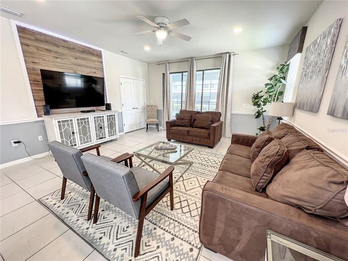 Image No.4-6 Bed Property for sale