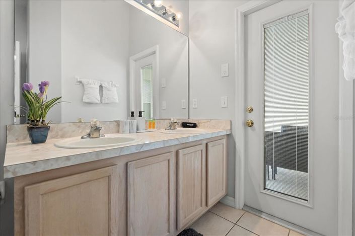 Image No.5-4 Bed Property for sale