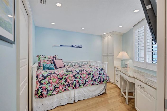 Image No.10-3 Bed Property for sale