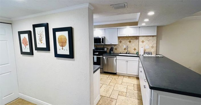 Image No.11-2 Bed Property for sale