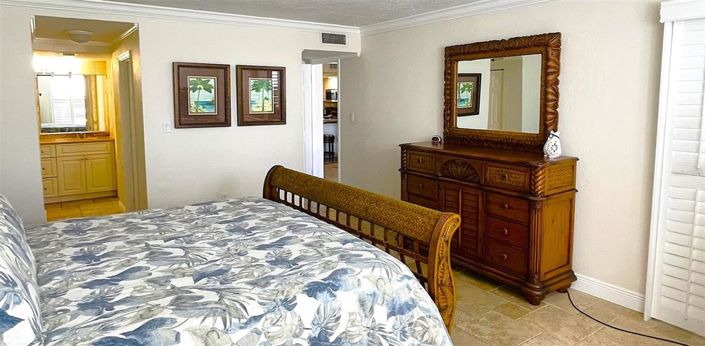 Image No.30-2 Bed Property for sale