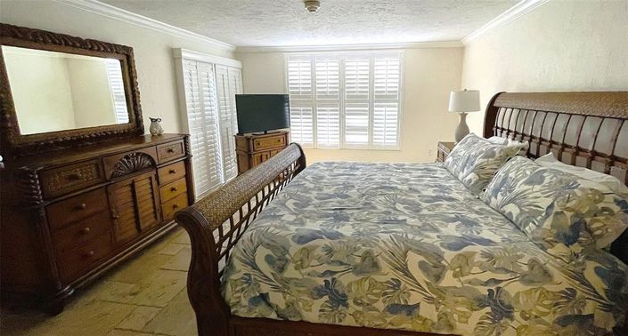 Image No.36-2 Bed Property for sale