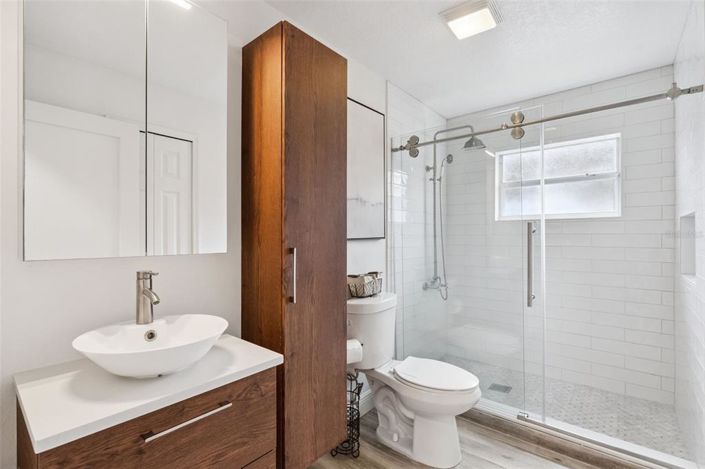 Image No.17-3 Bed Property for sale