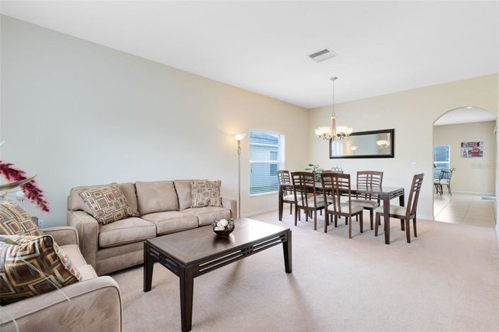 Image No.11-6 Bed Property for sale