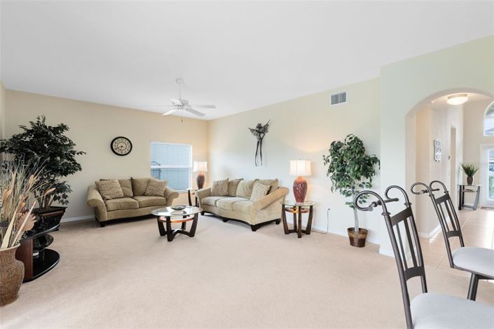 Image No.19-6 Bed Property for sale