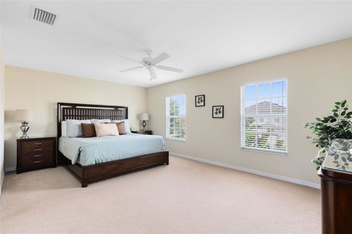 Image No.26-6 Bed Property for sale