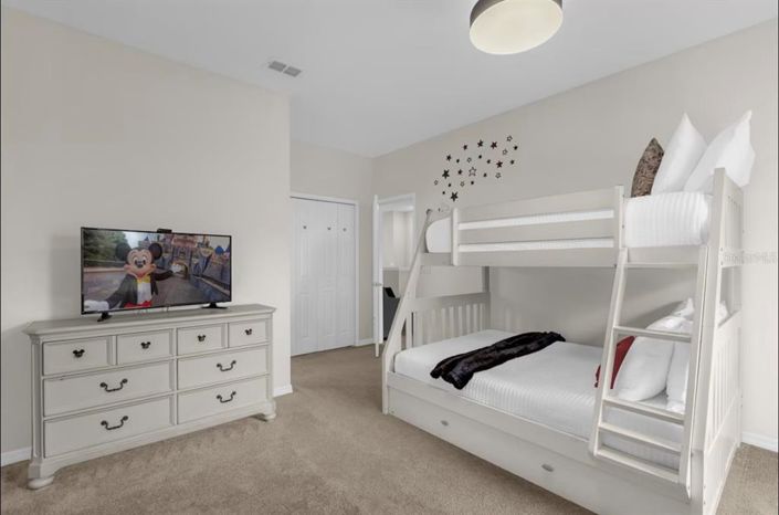 Image No.22-6 Bed Property for sale