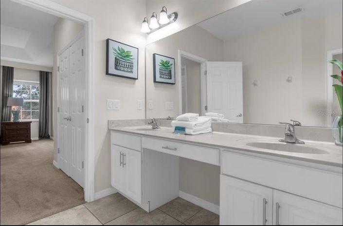 Image No.32-6 Bed Property for sale