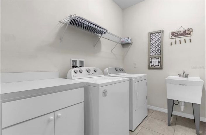 Image No.38-6 Bed Property for sale