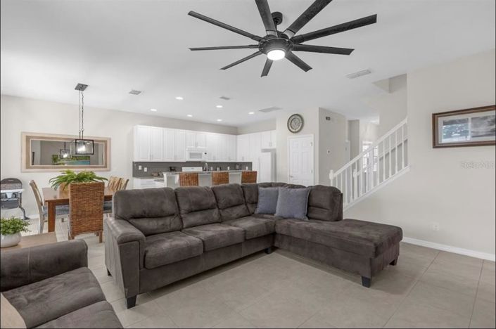 Image No.4-6 Bed Property for sale