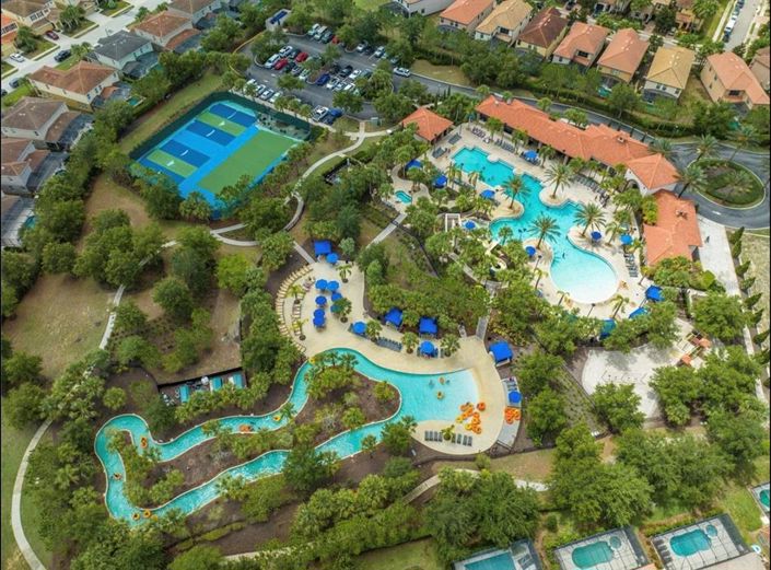 Image No.50-6 Bed Property for sale