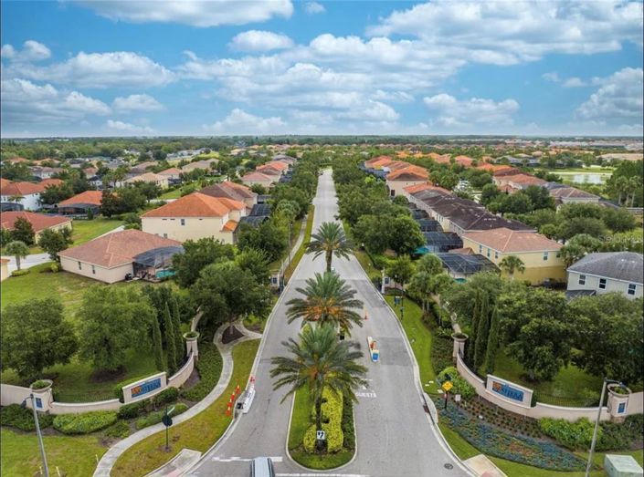 Image No.56-6 Bed Property for sale