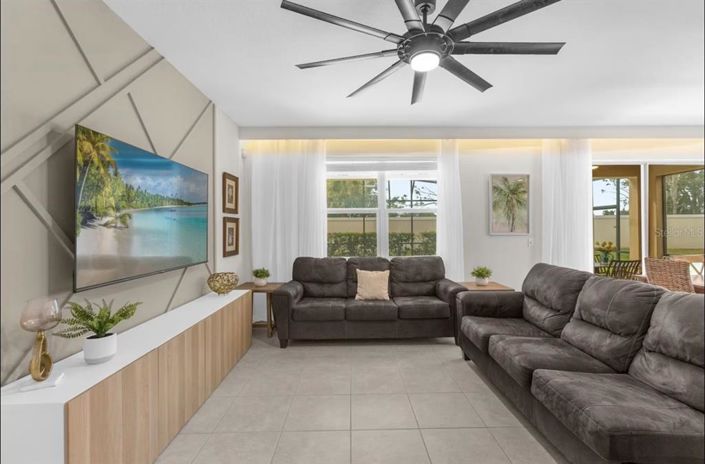 Image No.6-6 Bed Property for sale