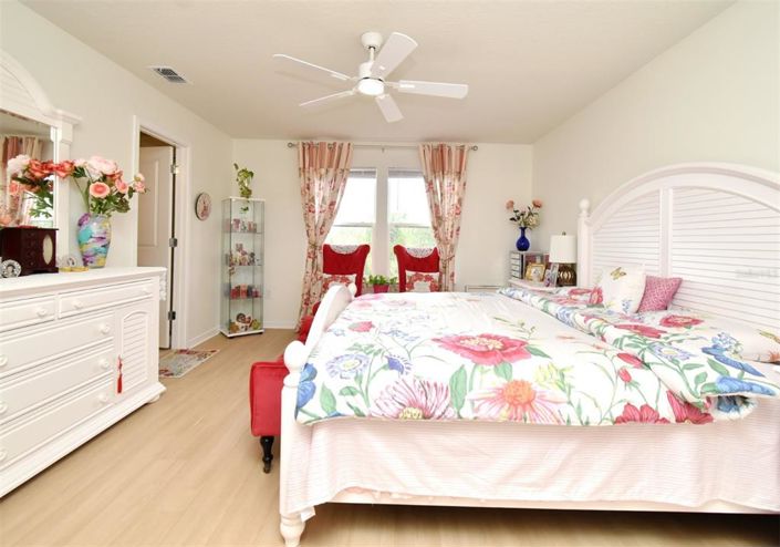 Image No.16-4 Bed Property for sale