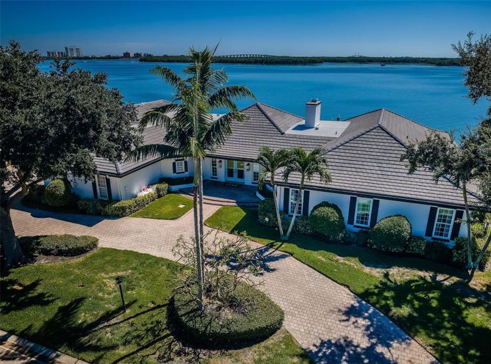 Image No.2-4 Bed Property for sale