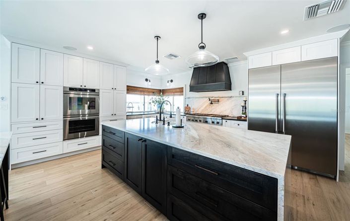 Image No.26-4 Bed Property for sale