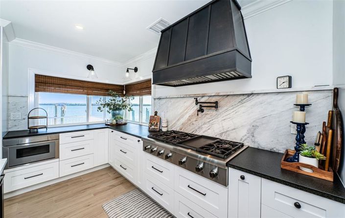 Image No.27-4 Bed Property for sale