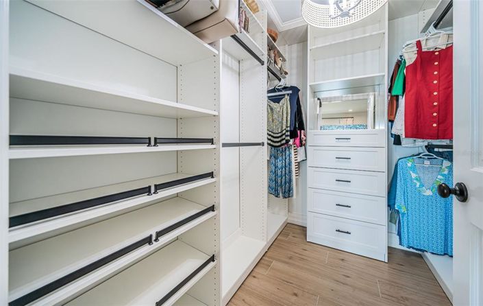 Image No.53-4 Bed Property for sale