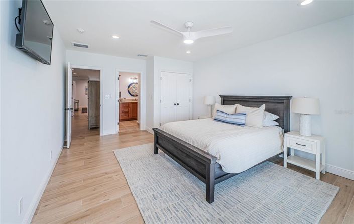 Image No.56-4 Bed Property for sale