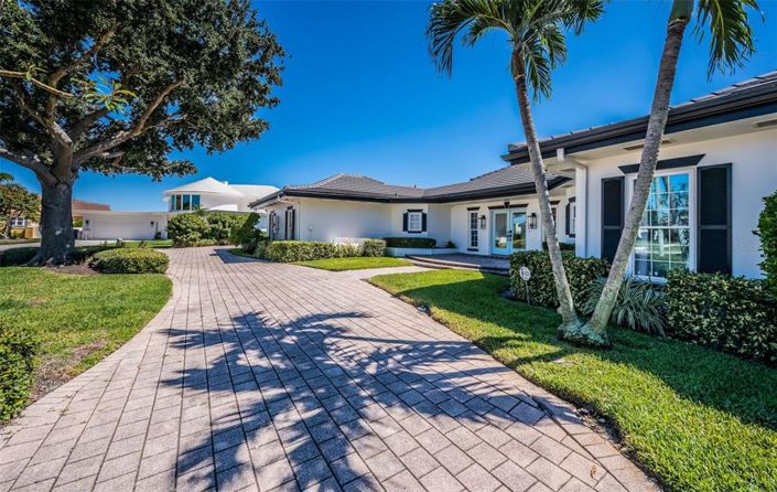 Image No.8-4 Bed Property for sale