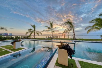 6 Bed Property for sale