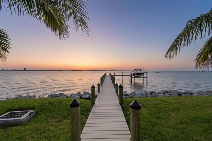 Image No.14-6 Bed Property for sale