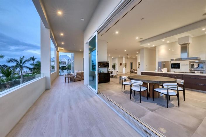 Image No.27-6 Bed Property for sale