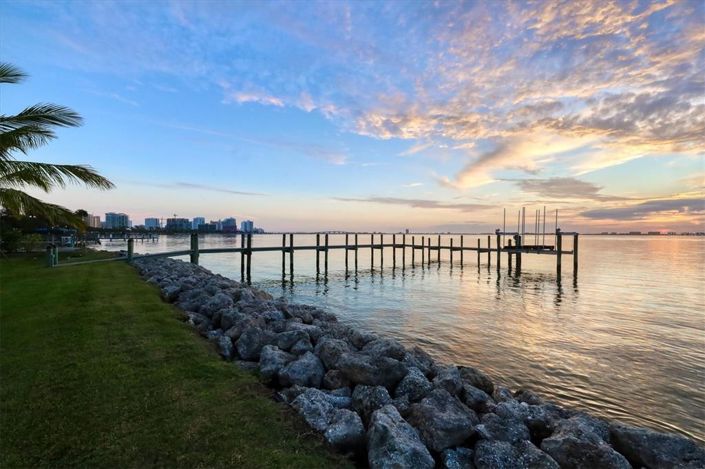 Image No.9-6 Bed Property for sale