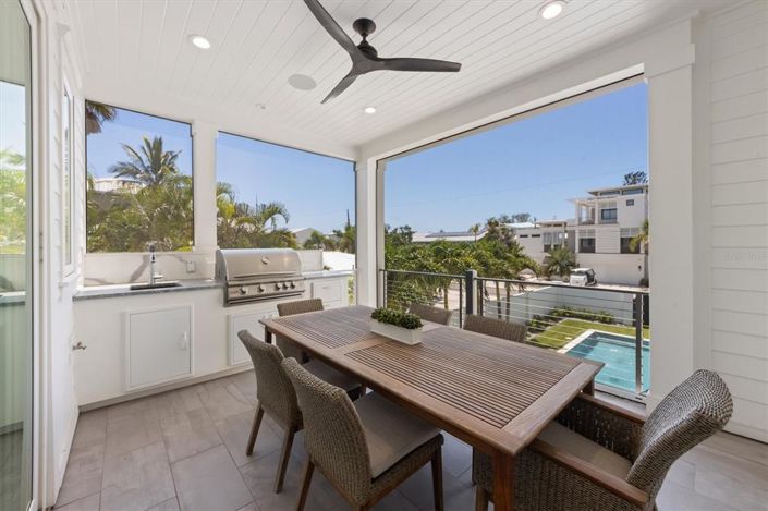 Image No.32-5 Bed Property for sale