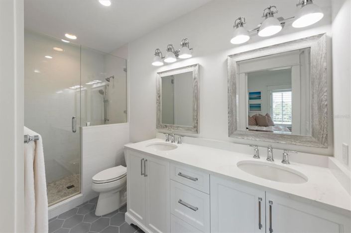 Image No.38-5 Bed Property for sale