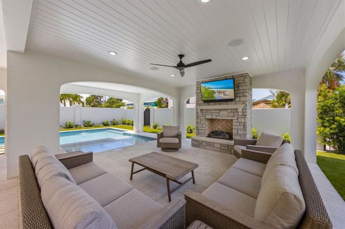 Image No.49-5 Bed Property for sale