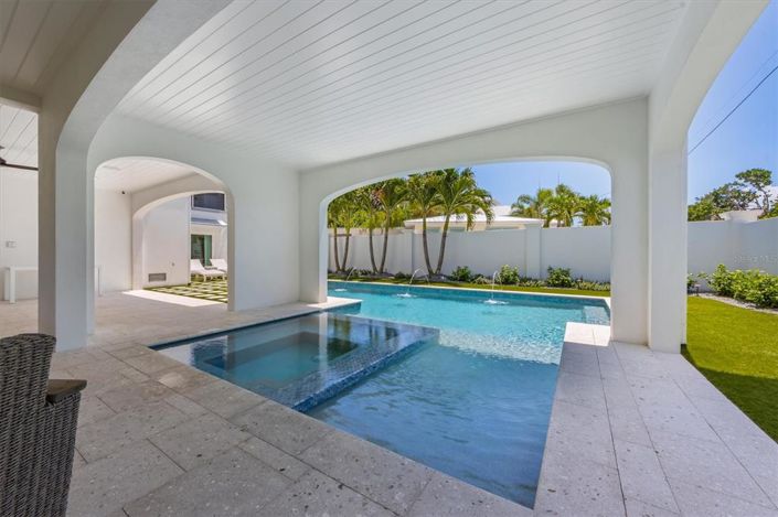 Image No.51-5 Bed Property for sale