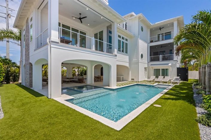 Image No.55-5 Bed Property for sale