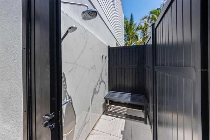 Image No.58-5 Bed Property for sale