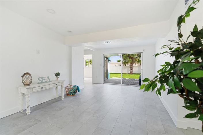 Image No.12-3 Bed Property for sale