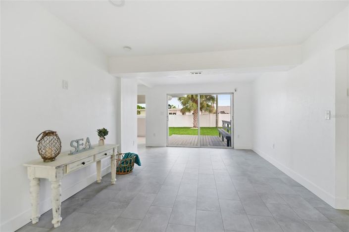 Image No.13-3 Bed Property for sale