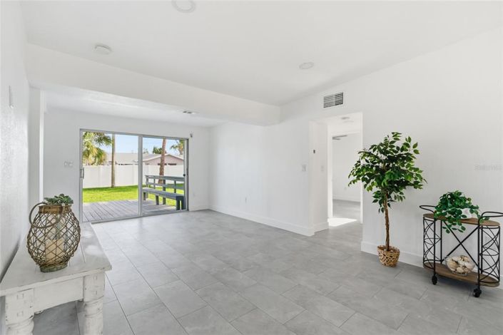 Image No.14-3 Bed Property for sale