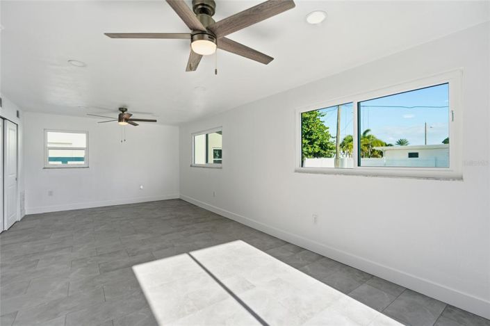 Image No.21-3 Bed Property for sale