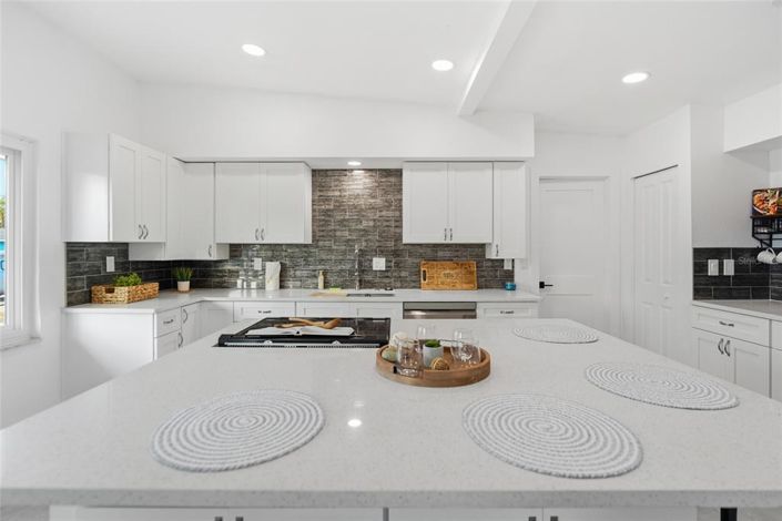 Image No.3-3 Bed Property for sale