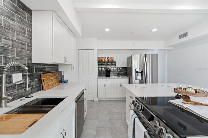 Image No.8-3 Bed Property for sale