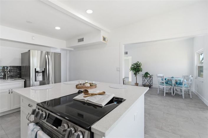 Image No.9-3 Bed Property for sale